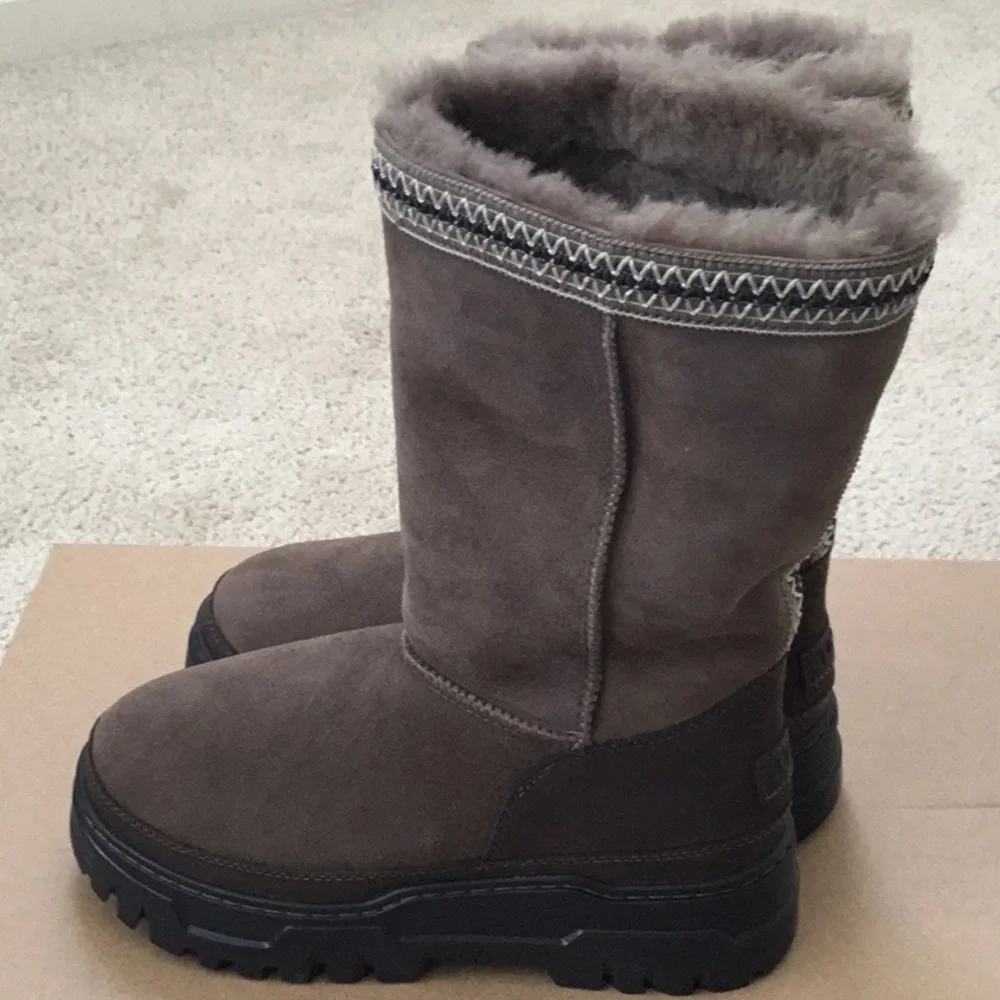 UGG®Classic Tall Trail Gaze Waterproof Boot (Women)  NWB Color : HICKORY